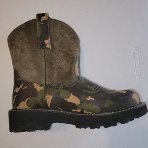 Fatbaby Camo & silver sparkle. Scuffs on toes, pics.  Not noticeable. Nearly new